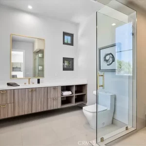 b9fb5429ff4eef45e7f2735e93daba65-uncropped_scaled_within_1536_1152